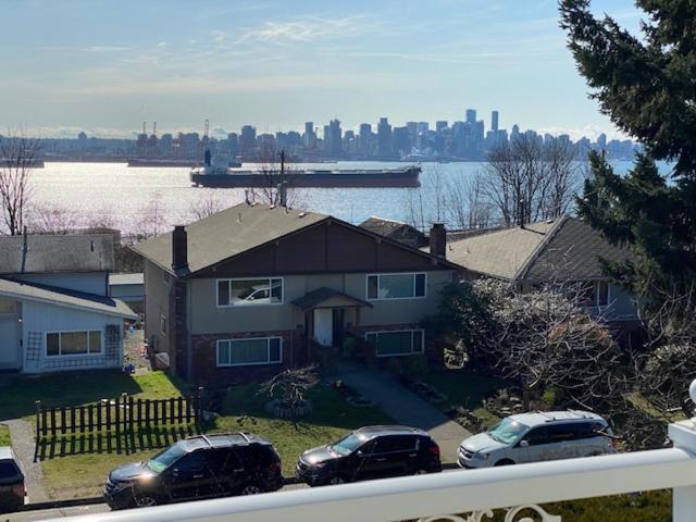Ocean Breeze Executive Bed And Breakfast North Vancouver Exterior foto