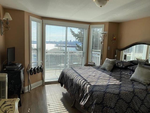 Ocean Breeze Executive Bed And Breakfast North Vancouver Exterior foto