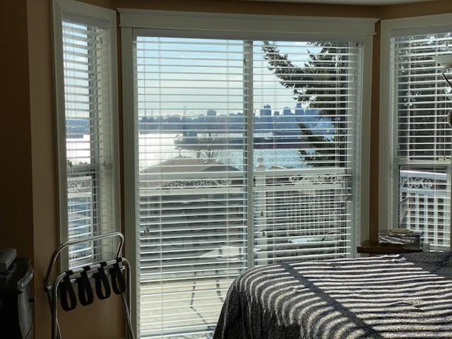 Ocean Breeze Executive Bed And Breakfast North Vancouver Exterior foto